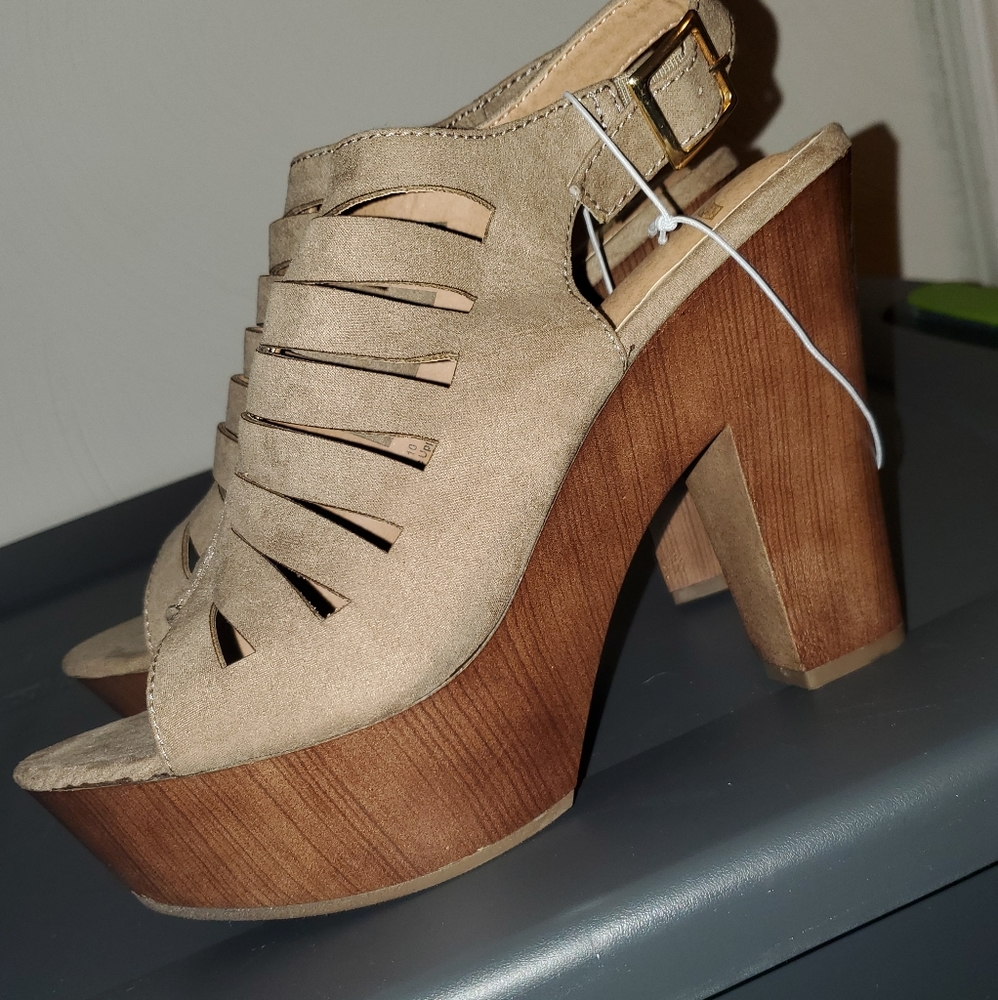 tan wooden heels